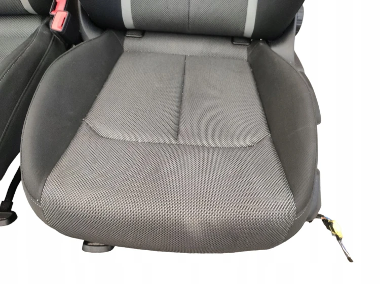 FOTELE KOMPLET AUDI Q2 GA 81A (2016-2020) 1.6 TDI 115KM