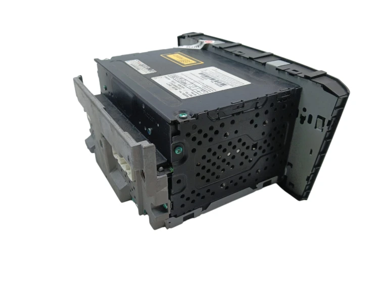 RADIO TOYOTA AVENSIS T25 (2003-2006) 1.6 16V 110KM 86120-05071