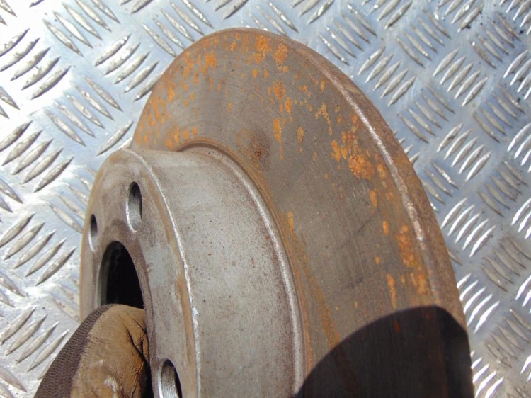 TARCZE HAMULCOWE TYŁ VOLKSWAGEN POLO IV 1.9 SDI