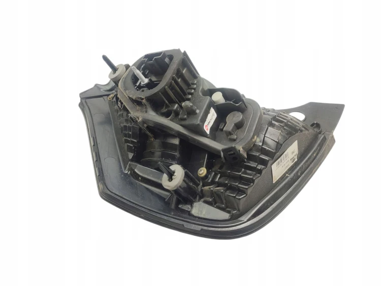 LAMPA PRAWY TYŁ RENAULT TWINGO III (2014-2018) 1.0 SCE 70KM 265501361R
