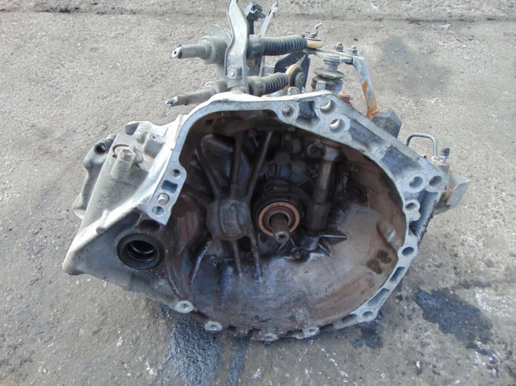 SKRZYNIA BIEGÓW TOYOTA YARIS II 1.3 16V
