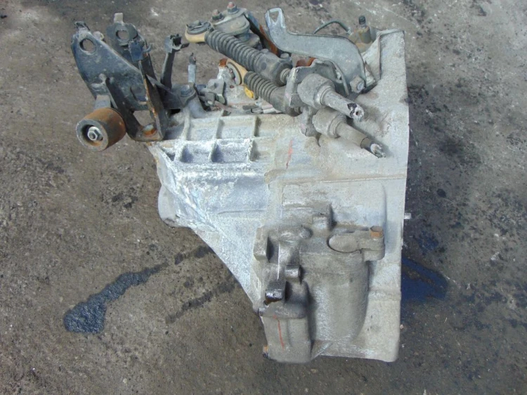 SKRZYNIA BIEGÓW TOYOTA YARIS II 1.3 16V