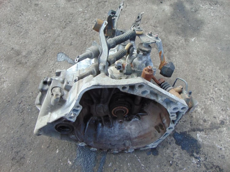 SKRZYNIA BIEGÓW TOYOTA YARIS II 1.3 16V