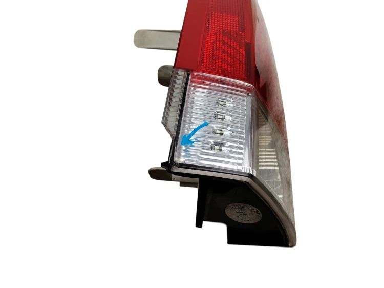 LAMPA LEWY TYŁ VOLVO XC70 I LIFT (2004–2007) 2.5T 209KM