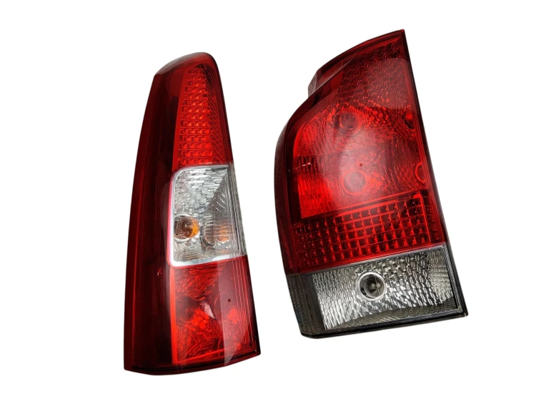 LAMPA LEWY TYŁ VOLVO XC70 I LIFT (2004–2007) 2.5T 209KM