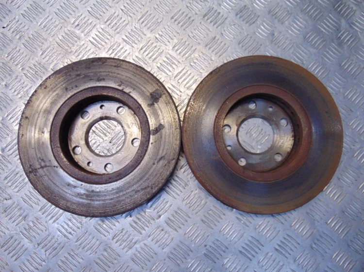 TARCZE HAMULCOWE PRZÓD RENAULT MEGANE III (2008-2013) 1.6 16V
