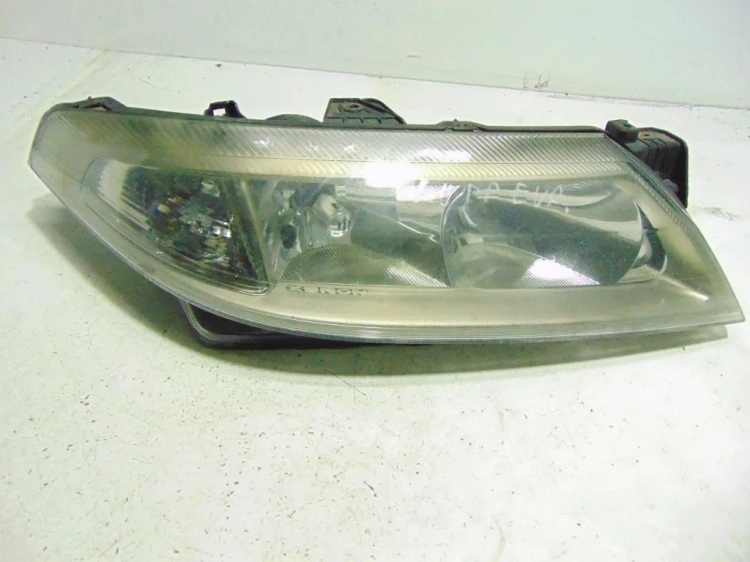 LAMPA PRAWY PRZÓD RENAULT LAGUNA II (2001-2005) 1.9 DCI