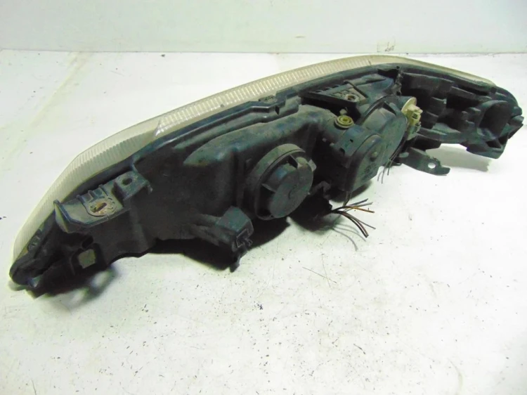 LAMPA PRAWY PRZÓD RENAULT LAGUNA II (2001-2005) 1.9 DCI