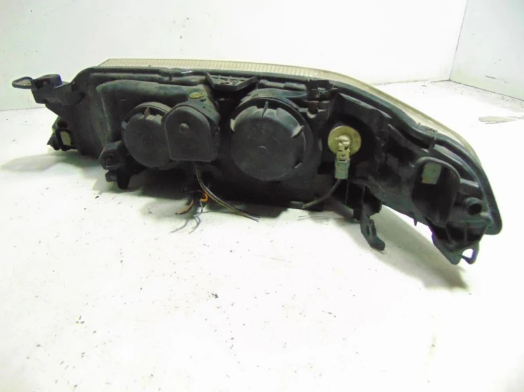 LAMPA PRAWY PRZÓD RENAULT LAGUNA II (2001-2005) 1.9 DCI