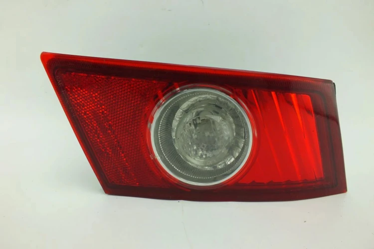 LAMPA PRAWY TYŁ W KLAPE CHEVROLET EPICA