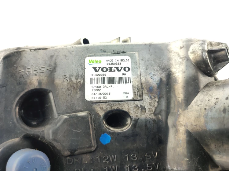 HALOGEN PRAWY VOLVO V60 I LIFT (2013-2018) 2.0 D4 190KM 31420396