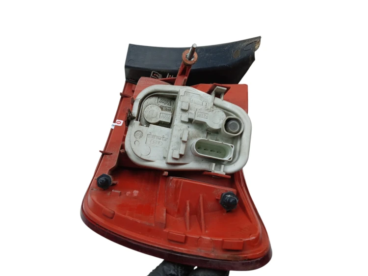 LAMPA LEWY TYŁ AUDI A6 C6 LIFT (2008-2011) 2.7 V6 TDI 190KM 89037044