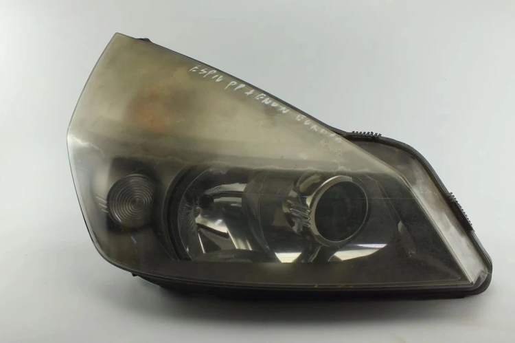 LAMPA PRAWY PRZÓD RENAULT ESPACE IV (2003-2006) 2.2 DCI