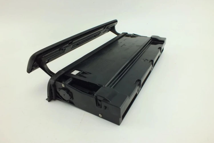 SCHOWEK DESKI PANEL ŚRODKOWY SEAT EXEO (2008-2013) 2.0 TDI 8H0857058