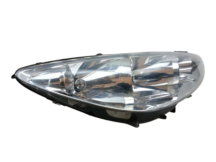 LAMPA PRAWY PRZÓD PEUGEOT 308 I T7 (2007-2011) 2.0 HDI 140KM 44700748