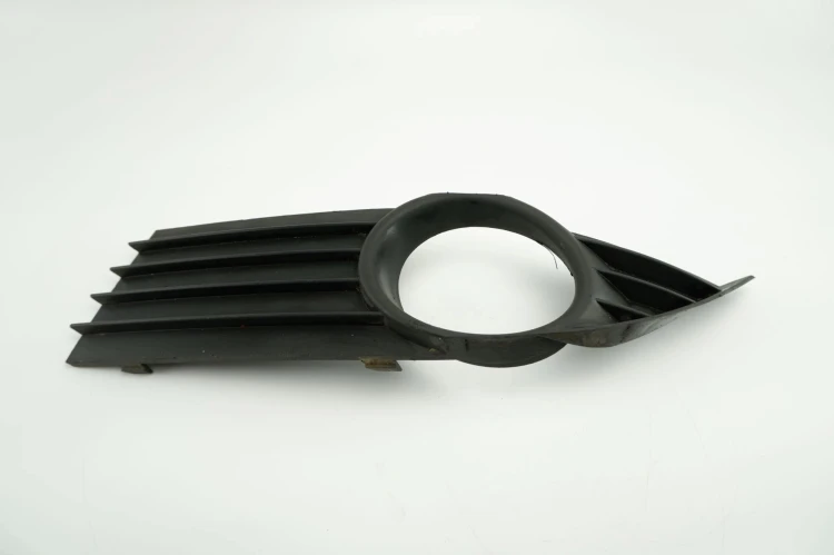 KRATKA ZDERZAKA HALOGENU LEWA RENAULT ESPACE IV (2003-2006) 1.9 DCI