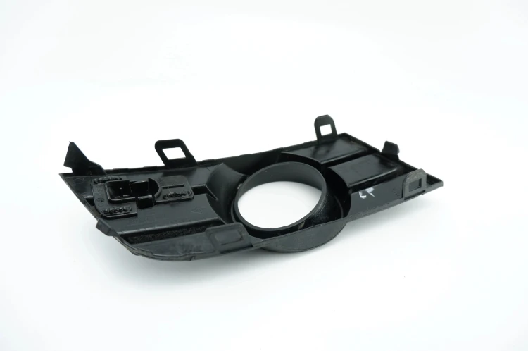 KRATKA ZDERZAKA HALOGENU LEWA RENAULT LAGUNA III (2007-) PO014642