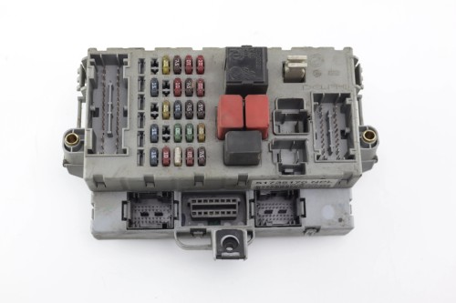 SKRZYNKA BEZPIECZNIKÓW FIAT PUNTO II 1.2 8V 51735170