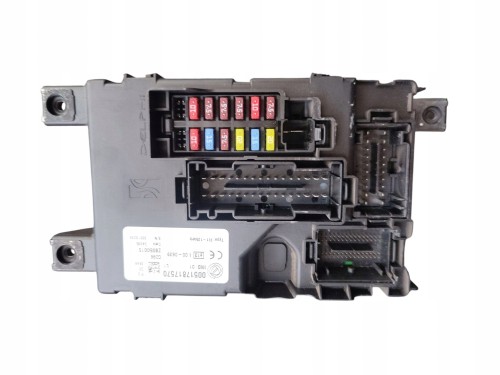 SKRZYNKA BEZPIECZNIKÓW FIAT GRANDE PUNTO (2005-2012) 00517817570