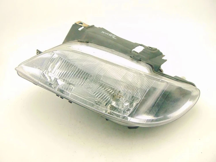 LAMPA LEWY PRZÓD CITROEN XSARA II 1.4