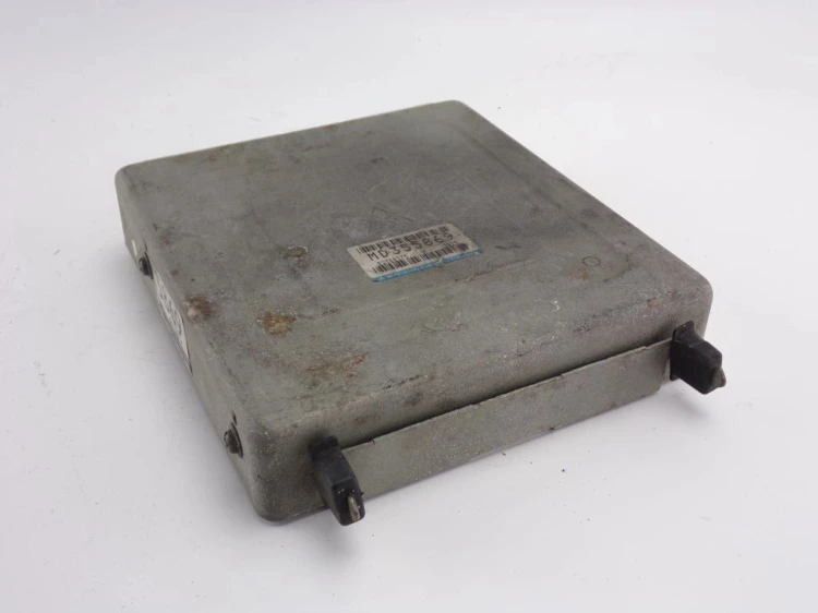 KOMPUTER STEROWNIK SILNIKA MITSUBISHI CARISMA 1.8 GDI MD355869