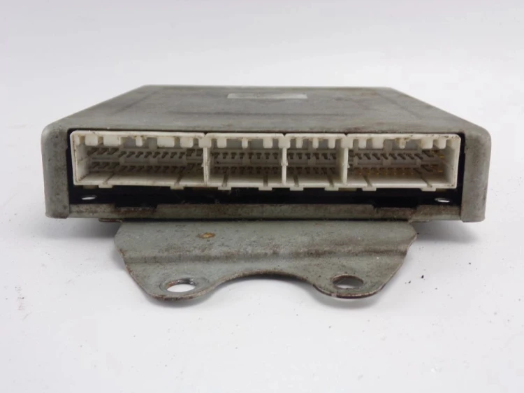 KOMPUTER STEROWNIK SILNIKA MITSUBISHI CARISMA 1.8 GDI MD355869