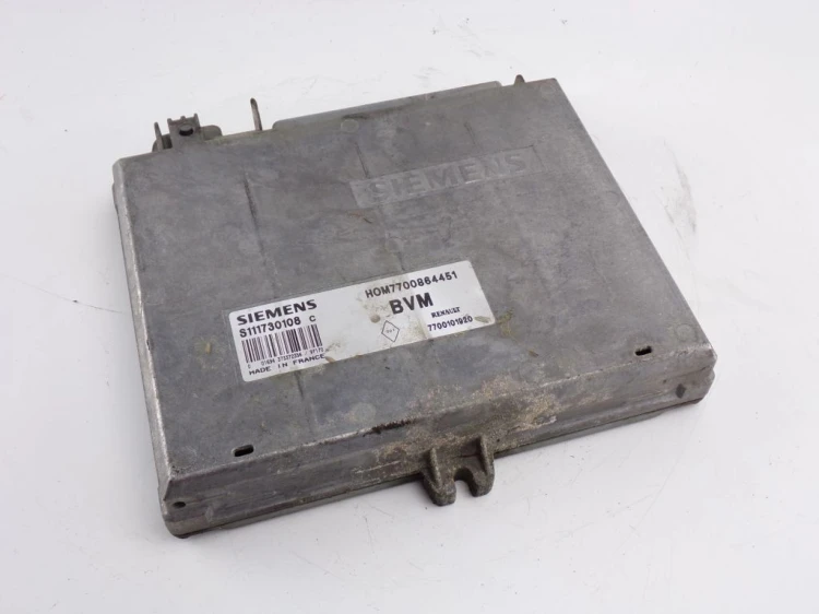 KOMPUTER STEROWNIK SILNIKA RENAULT MEGANE I (1996-1999) 1.6 BENZ 7700864451