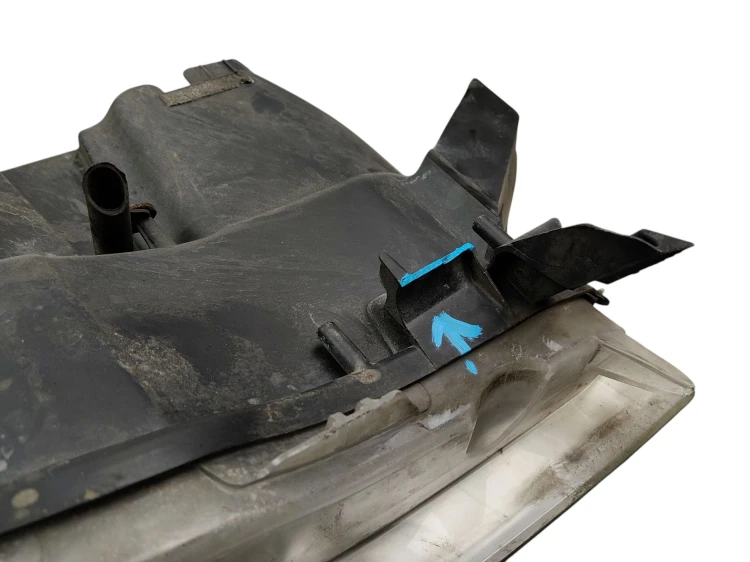 LAMPA PRAWY PRZÓD CITROEN C4 II B7 (2010-2015) 1.6 e-HDI 92KM 9687308280
