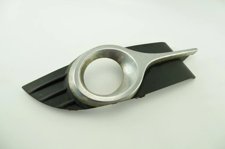 KRATKA ZDERZAKA HALOGENU PRAWA RENAULT ESPACE IV LIFT (2006-2012) 2.0 DCI 1