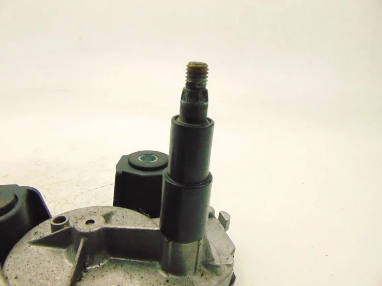 MECHANIZM WYCIERACZKI TYŁ NISSAN QASHQAI J10 (2007-2013) 2.0 DCI 0390201820