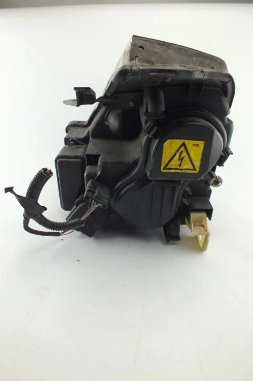 LAMPA PRAWY PRZÓD RENAULT VEL SATIS (2002-2009) 3.0 DCI