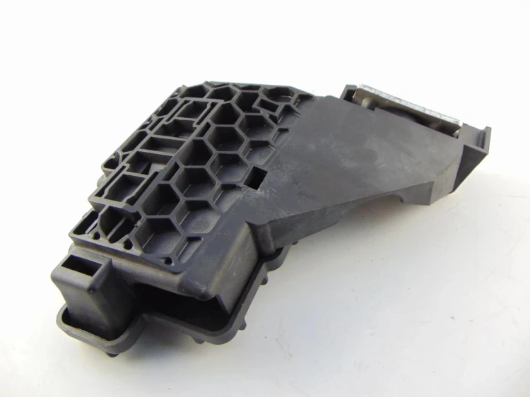 PODSTAWA AKUMULATORA AUDI A8 D3(2002-2009) 4.2 TDI K948459F