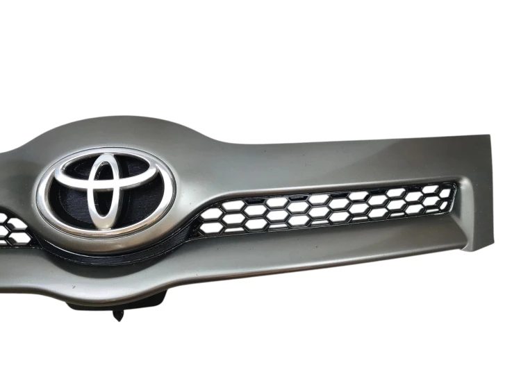ATRAPA GRILL TOYOTA COROLLA VERSO II (2004-2007) 2.0 D4D 116KM