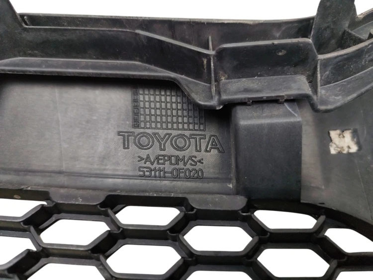 ATRAPA GRILL TOYOTA COROLLA VERSO II (2004-2007) 2.0 D4D 116KM