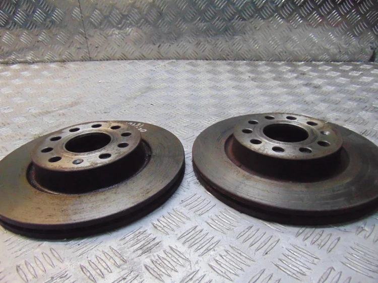 TARCZE HAMULCOWE PRZÓD SKODA OCTAVIA II LIFT (2008-2013) 1.6 TDI