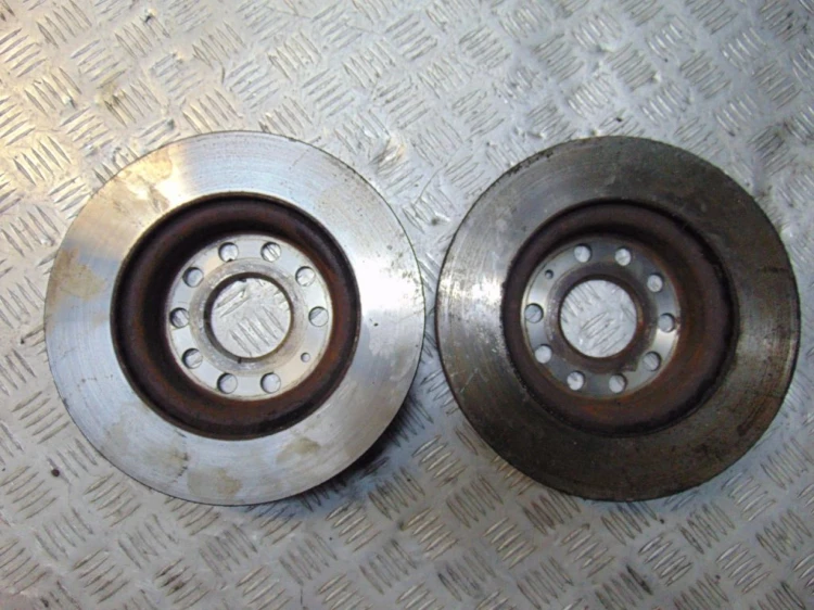 TARCZE HAMULCOWE PRZÓD SKODA OCTAVIA II LIFT (2008-2013) 1.6 TDI