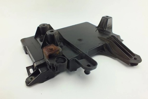 PODSTAWA AKUMULATORA MITSUBISHI COLT Z30 LIFT (2008-2012) 1.1 75km 8201A084