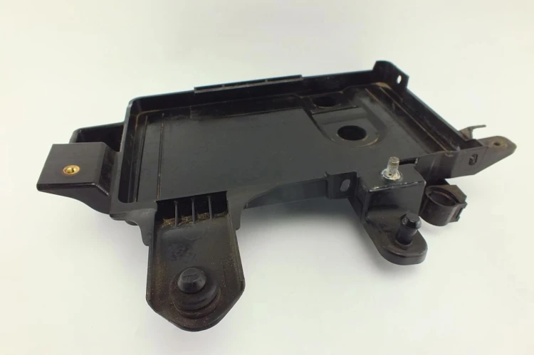 PODSTAWA AKUMULATORA MITSUBISHI COLT Z30 LIFT (2008-2012) 1.1 75km 8201A084