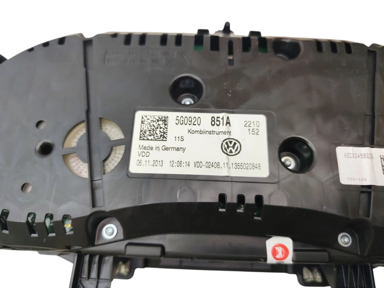 LICZNIK VOLKSWAGEN GOLF VII (2012-2016) 1.6 TDI 90KM