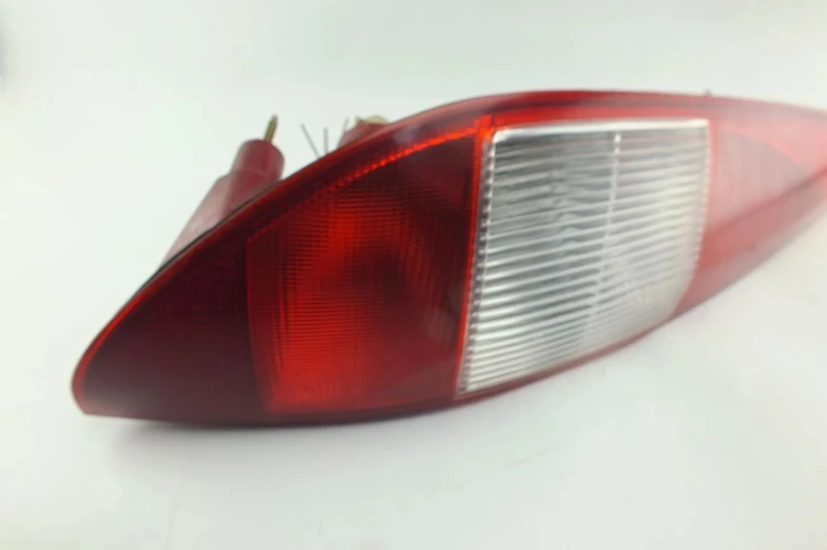 LAMPA LEWY TYŁ FORD MONDEO MK3 (2001-2007) 1S71-13405-C