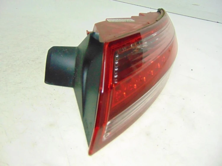 LAMPA PRAWY TYŁ RENAULT LAGUNA III (2007-)
