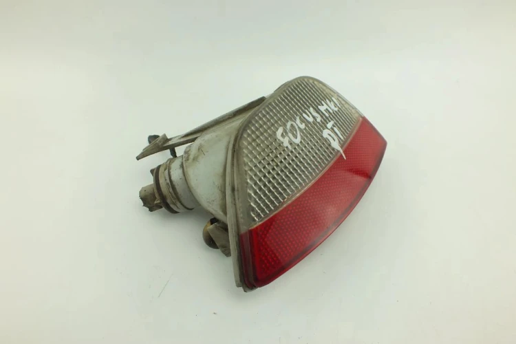 LAMPA PRAWY TYŁ ZDERZAKA FORD FOCUS MK1 1.6 16V S4X-15K272