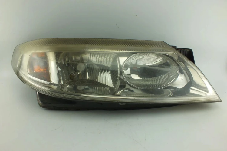 LAMPA PRAWY PRZÓD RENAULT LAGUNA II (2001-2005)
