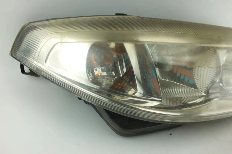 LAMPA PRAWY PRZÓD RENAULT LAGUNA II (2001-2005)