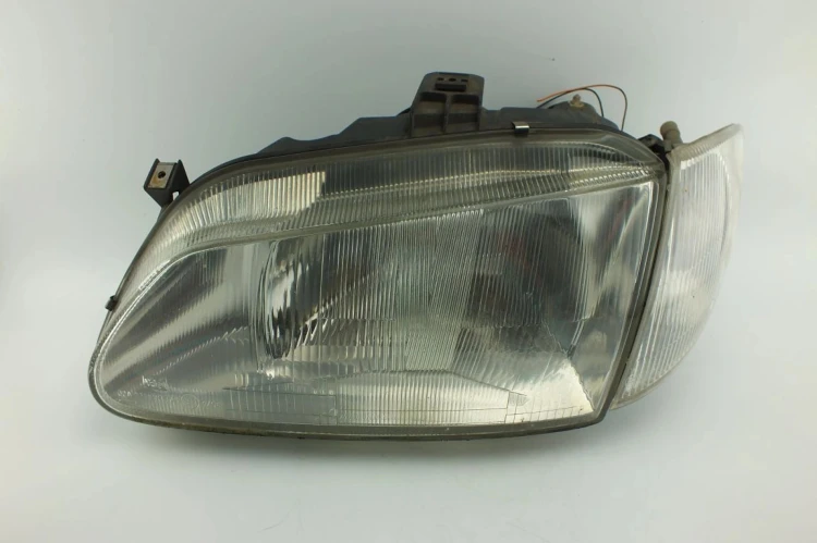 LAMPA LEWY PRZÓD RENAULT SCENIC I (1997-1999) 1.6 BENZ