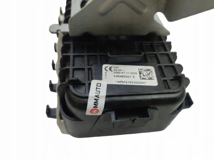 PODUSZKA PASAŻERA NISSAN MICRA K14 (2016-2022) 0.9 IG-T 90KM 635482201E