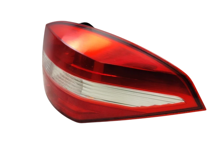 LAMPA PRAWY TYŁ RENAULT LAGUNA III (2007-2010) 2.0 16V 140KM