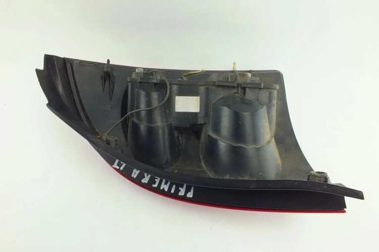 LAMPA LEWY TYŁ NISSAN PRIMERA P12
