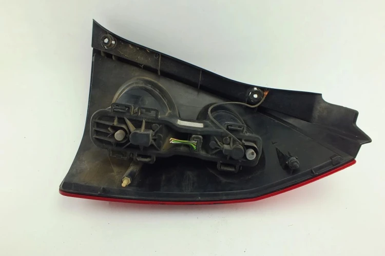 LAMPA LEWY TYŁ NISSAN PRIMERA P12