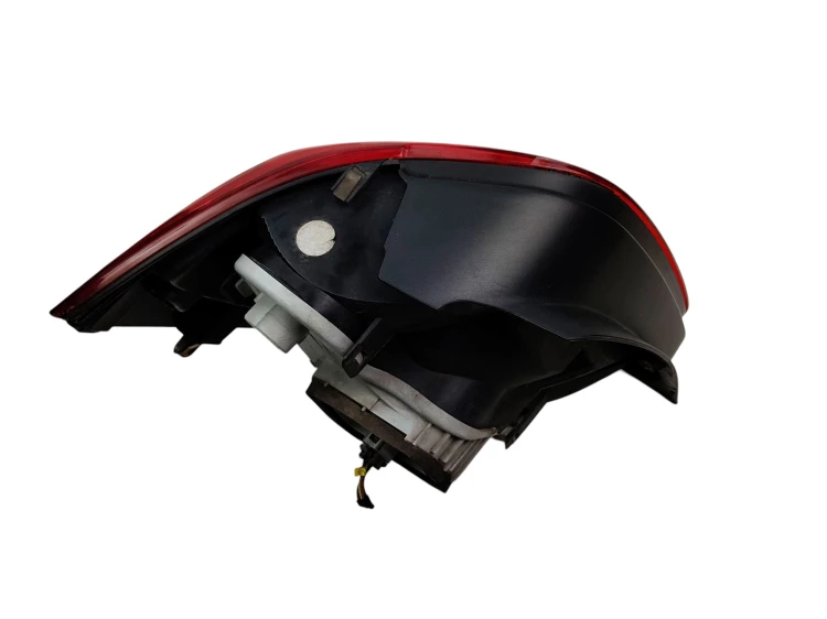 LAMPA PRAWY TYŁ VOLKSWAGEN POLO V 6R (2009-2014) 1.4 16V 85KM 6R0945112